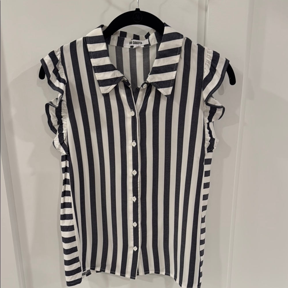 BB Dakota Navy and White Sleeveless Button Down Shirt
